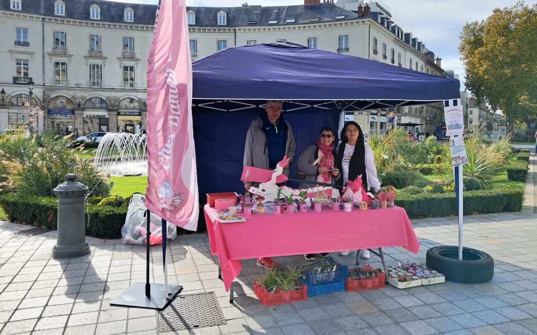 Stand place du Palais à Tours